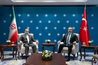 تماس تلفنی عراقچی با وزیر خارجه ترکیه