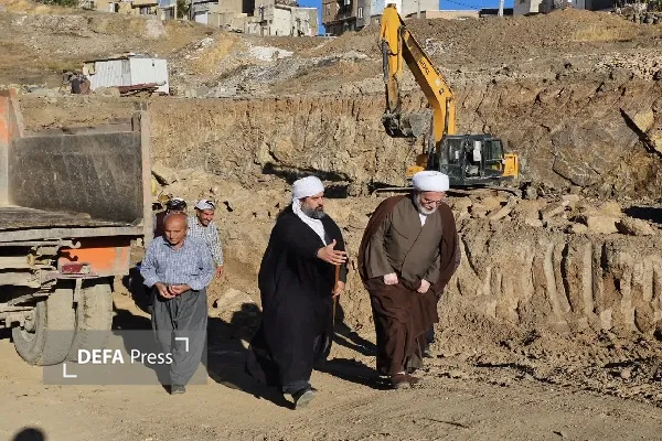 نماینده ولی‌فقیه در کردستان از مراحل بازسازی مسجدالنبی (ص) سنندج بازدید کرد