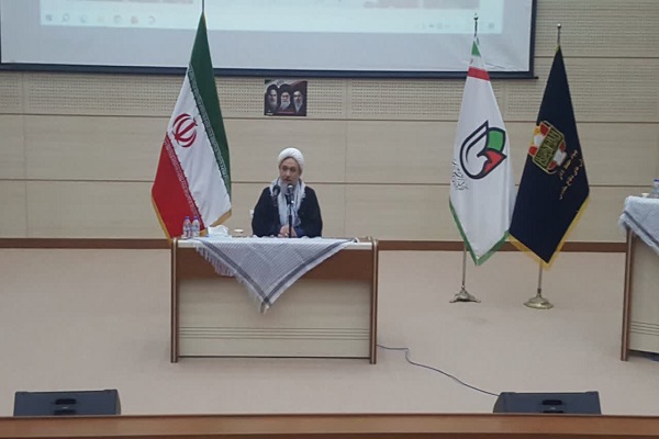 حجت‌الاسلام والمسلمین اینانلوفر : شهدا برای حفظ اسلام، انقلاب و عزت ملت ایران از همه داشته‌های خود گذشتند