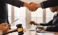 سازش ۱۱ پرونده قضائی در خرم‌آباد به احترام رهبر شهید