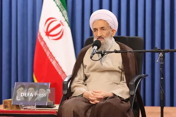 آیت الله محمدی لائینی: حضور در خیابان پشتوانه دفاع مقدس و دلگرمی دولت است