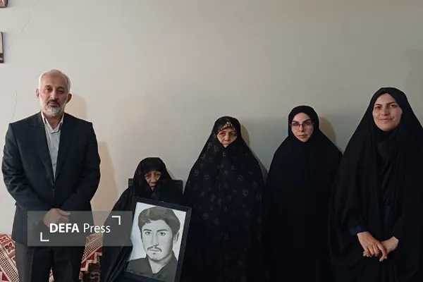 دیدار رئیس بنیاد شهید شهرستان همدان با والدین شهدای غریب اسارت + تصاویر