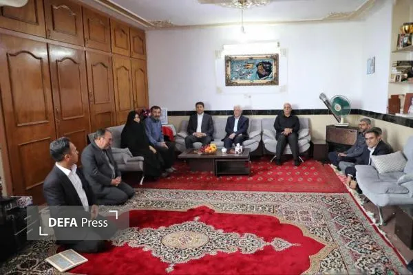 دیدار با خانواده شهید مایوان