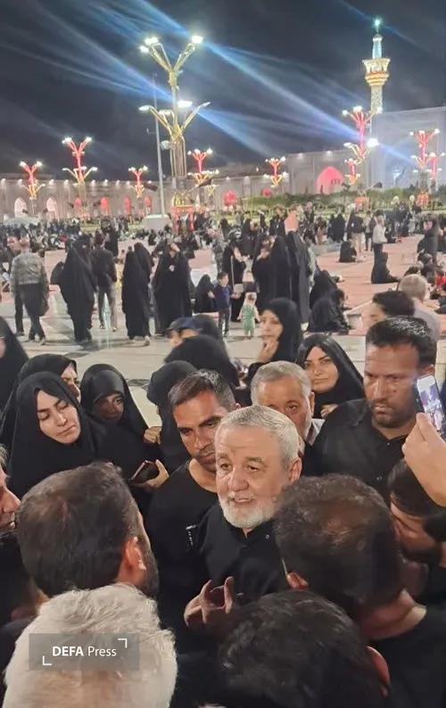 حضور مشاور فرمانده کل سپاه در حرم مطهر امام رضا (ع)