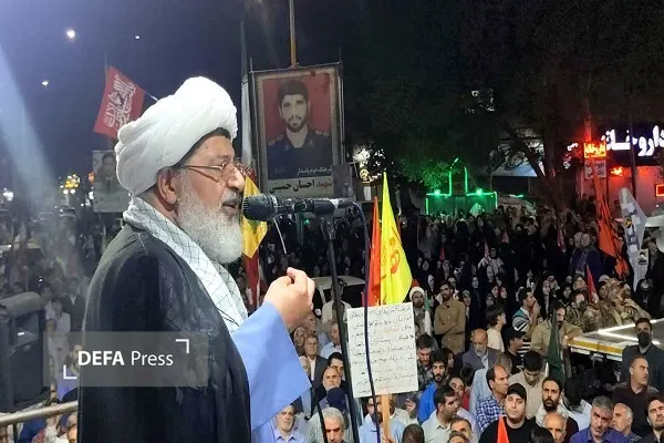 ملت ایران نه از سلاح دشمن می‌ترسد و نه از جنگ روانی و تهدید‌های آن