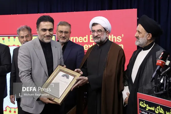 تجلیل از دکتر حسن باقری
