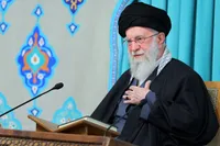 سروده فرج‌الله احمدی در استقبال از غزل «برخاستم» رهبر شهید