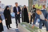 ادای احترام معاون وزیر آموزش‌وپرورش به شهید گمنام در البرز