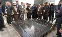 ادای احترام استاندار لرستان به مقام شامخ شهدای گمنام دلفان