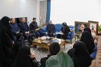 فیلم/ دیدار رئیس بنیاد شهید و امور ایثارگران با خانواده سپهبد شهید غلامعلی رشید