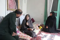 تصاویر/دیدار سرهنگ حرزاده با خانواده شهدای یزدی