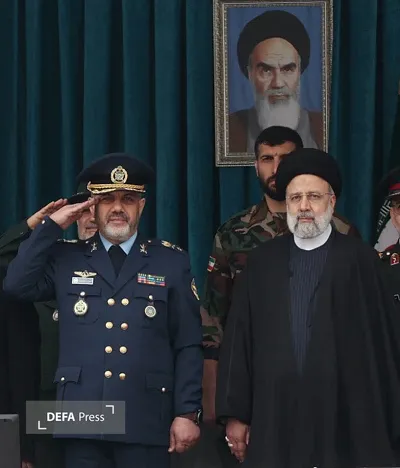 شهید جمهور در کنار وزیر شهید شهید جمهور در کنار وزیر شهید
