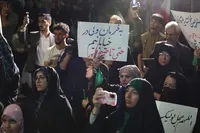 تصاویر/شب هشتادم اجتماعات مردمی «شب‌های اقتدار» همزمان با سالروز شهادت آیت‌الله «سیدابراهیم رئیسی» در سمنان