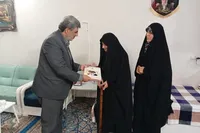 دیدار مدیرکل بنیاد شهید همدان با خانواده شهید «نصرت‌الله خلیلی» در فامنین
