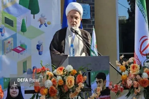 علم‌آموزی و مطالعه دانش‌آموزان را سرافراز و آبرومند می‌کند