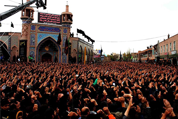 ملت ایران با فرهنگ عاشورایی دشمنان را به زانو درآورده است