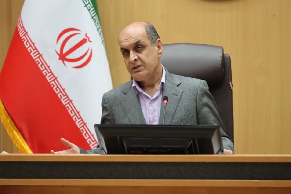 معلم چراغ فروزان هدایت در مسیر تعالی انسان است