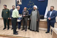 تصاویر/ تجلیل از فرماندار چهارباغ در سالروز بازگشت آزادگان به میهن اسلامی