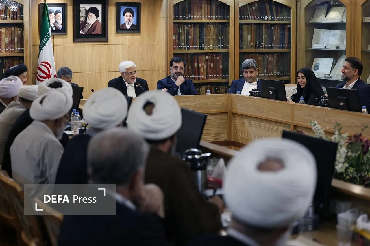 عارف: دولت به دنبال حفظ سرمایه اجتماعی نظام با کمک مردم است