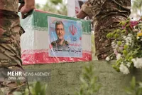 پیکر مطهر شهید تنگسیری در گلزار شهدای آبادان آرام گرفت