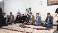دیدار جمعی از مسئولان بهزیستی کرمانشاه با خانواده شهدا