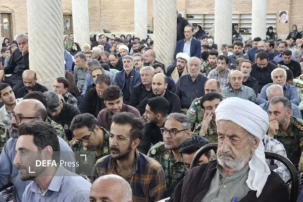 آیین معنوی گرامیداشت امامالمسلمین، سیدالشهدای انقلاب اسلامی، قائد شهید امت،حضرت آیتالله امام خامنهای (ره) و خانواده معظمله، با حضور اقشار مختلف مردم در مسجد جامع سنندج برگزار شد. آیین معنوی گرامیداشت امامالمسلمین، سیدالشهدای انقلاب اسلامی، قائد شهید امت،حضرت آیتالله امام خامنهای (ره) و خانواده معظمله، با حضور اقشار مختلف مردم در مسجد جامع سنندج برگزار شد.