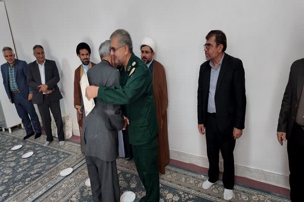 دیدار مدیرکل حفظ آثار دفاع مقدس کهگیلویه و بویراحمد با خانواده شهید «سید جلال توسلمند» در سوق+تصاویر