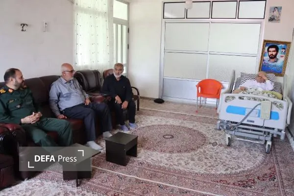 عیادت مدیرکل حفظ آثار دفاع مقدس مازندران از آزاده دفاع مقدس حجت الاسلام «جمشیدی» + تصاویر