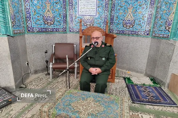 روایت حماسه‌های دفاع مقدس در بیمارستان مهریز با حضور سردار فرهنگ‌دوست