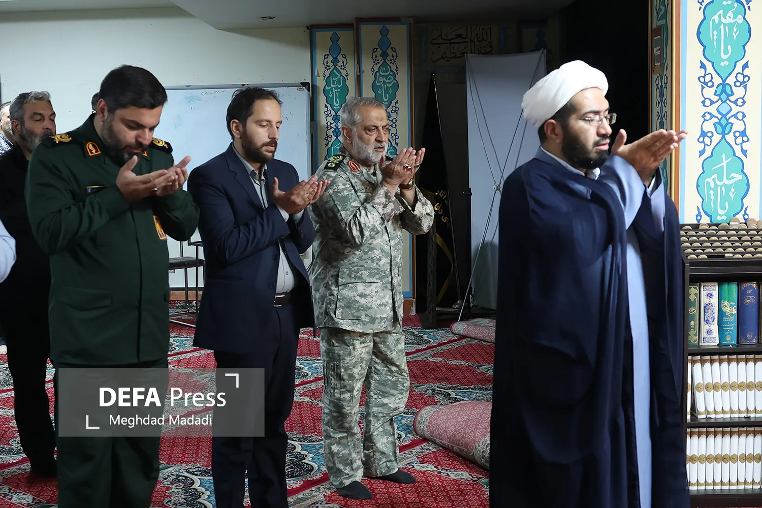 رونمایی از صفحات خارجی خبرگزاری دفاع مقدس