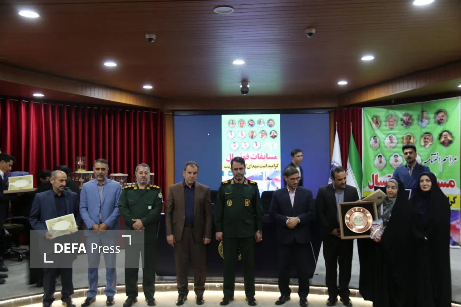 تصاویر/ مراسم اختتامیه مسابقات فوتسال جام شهدای گردان تخریب