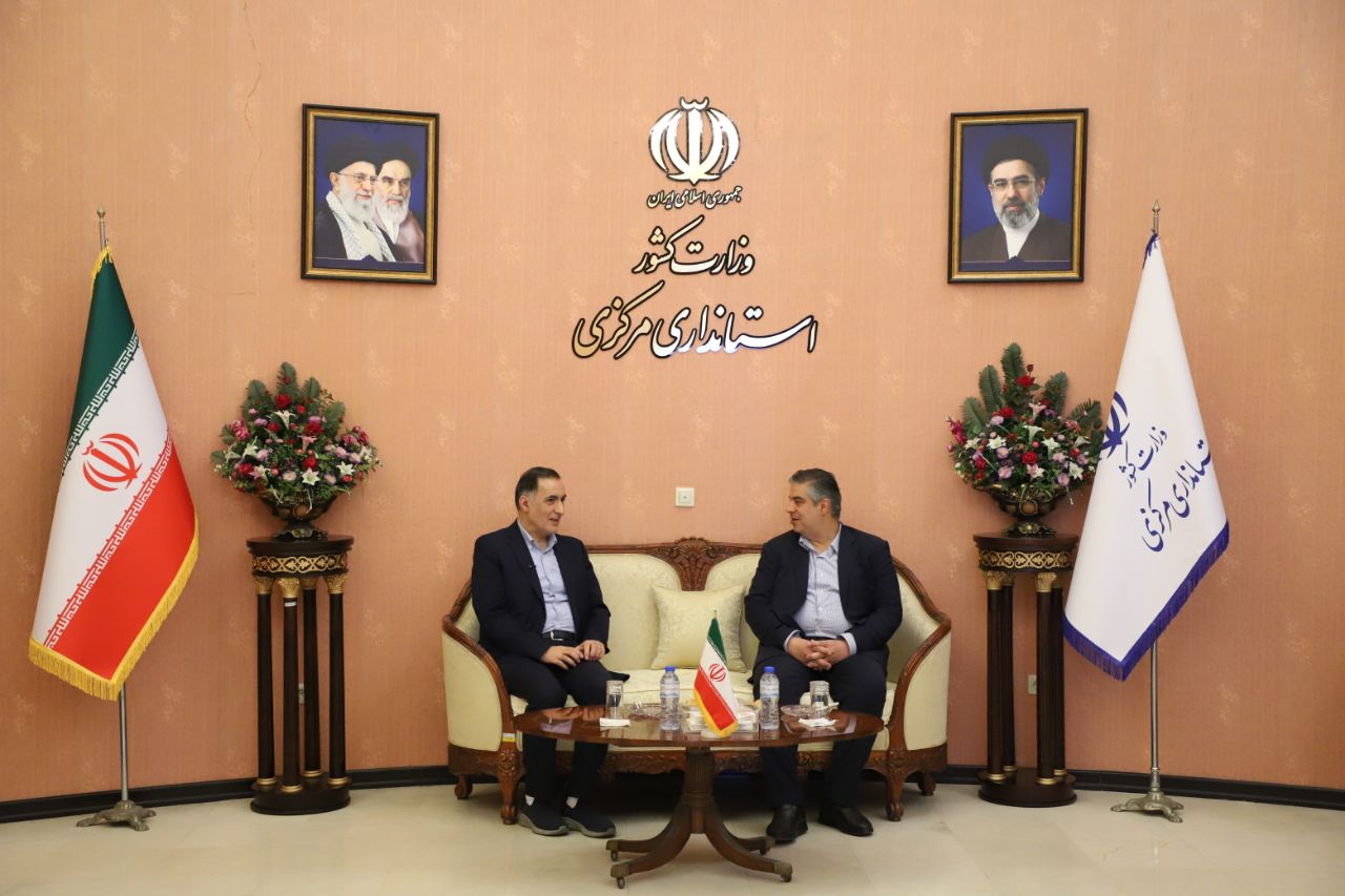 رئیس بنیاد شهید و امور ایثارگران وارد اراک شد رئیس بنیاد شهید و امور ایثارگران وارد اراک شد
