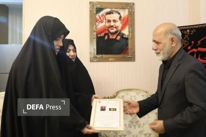 دیدار سرلشکر عبداللهی با خانواده سردار شهید غلامرضا سلیمانی