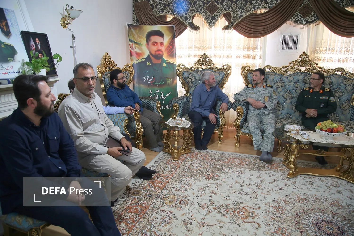 تصاویر/ دیدار دبیر ستاد مرکزی راهیان نور کشور با خانواده شهید «علیپور»