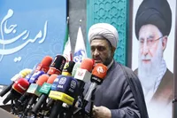 ایرانی قوم اپنے دشمنوں کے مقابلے میں ڈٹ گئی