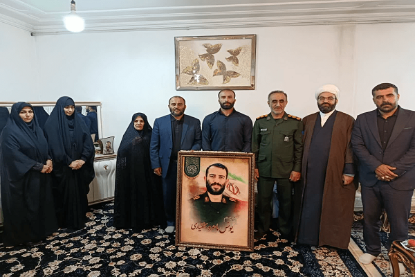 تقدیم مدال طلای آسیا به خانواده شهید ماهروبختیاری