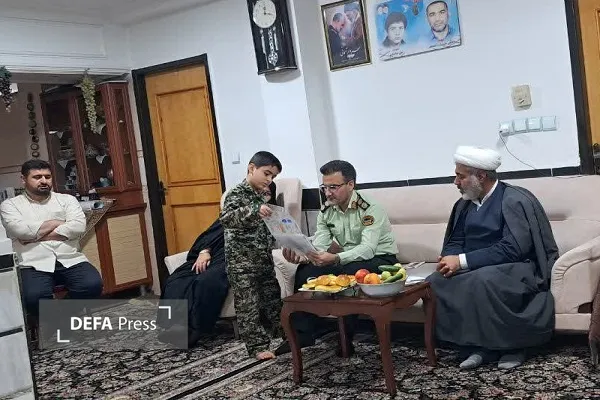 دیدار فرمانده انتظامی نکا با خانواده شهدای فراجا+ تصاویر