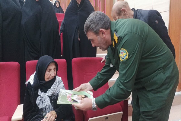 حجت‌الاسلام والمسلمین اینانلوفر : شهدا برای حفظ اسلام، انقلاب و عزت ملت ایران از همه داشته‌های خود گذشتند