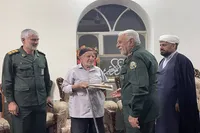 تصاویر/ دیدار مدیرکل حفظ آثار دفاع مقدس و مقاومت فارس با خانواده شهیدان «حسین عباس زاده و محمد‌کیالی»