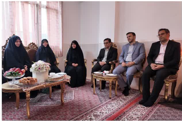 دیدار مسئولان زنجان با خانواده شهیدان سید «محمد و سید طاها بهشتی‌نژاد»