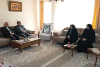 دیدار مدیرکل بنیاد شهید همدان با خانواده شهید غریب اسارت «حسن باغیان» + تصاویر