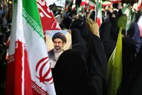 فیلم/موج ۶۶ تجمع شبانه مردم انقلابی شهر سمنان در معراج‌ الشهدای میدان سعدی