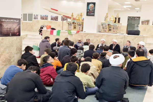 بازدید گروه فرهنگی مسجد غدیر از موزه دفاع مقدس قزوین با روایتگری آیتالله مظفری بازدید گروه فرهنگی مسجد غدیر از موزه دفاع مقدس قزوین با روایتگری آیتالله مظفری