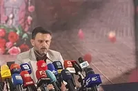 دیدار دانش‌آموزان با خانواده شهدای دانش‌آموز