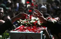 فیلم/ حال و هوای پدر شهید «فاروق زاهدی» در عملیات تفحص فرزند شهیدش