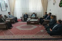 مشایعت فرزند شهید تا مدرسه در زنجان