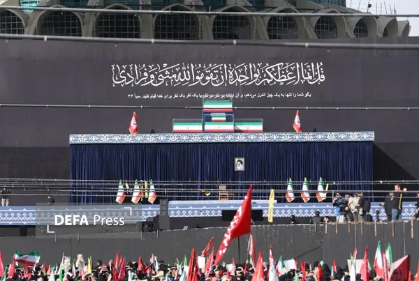 تشییع باشکوه رهبر شهید ایران تشییع باشکوه رهبر شهید ایران