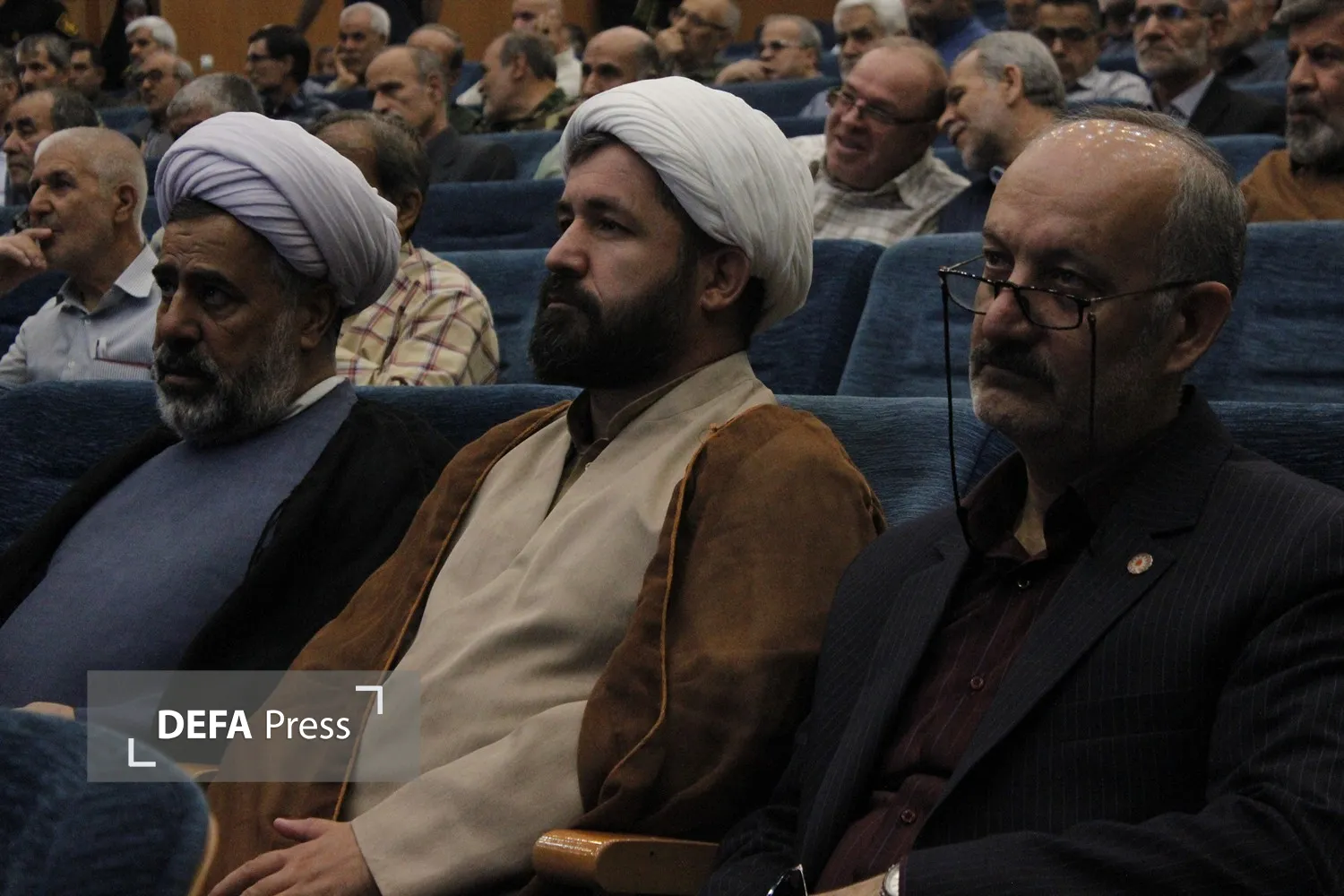 تصاویر/ آیین تجلیل از خادمان جهاد و مقاومت در استانداری مرکزی برگزار شد