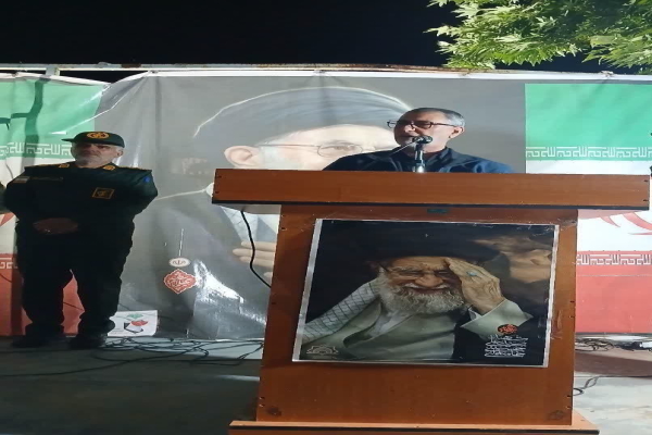 سردار حسینی: حضور مستمر مردم در میدان، دشمن را در محاسباتش دچار شکست کرد