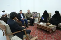 دیدار اعضای دفتر حفظ و نشر آثار رهبر شهید انقلاب با خانواده سرلشکر شهید رضاییان